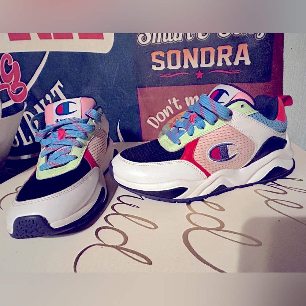 Champion shoes size 7w